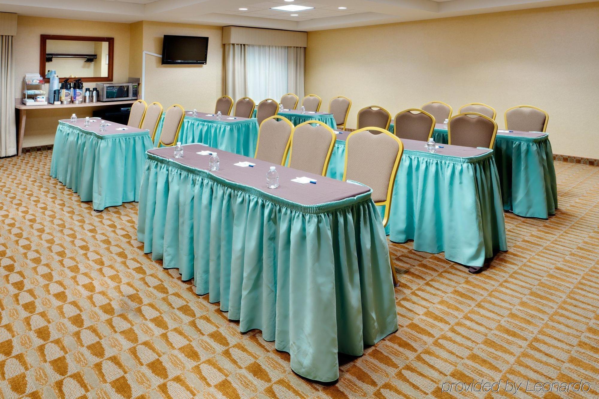 Holiday Inn Express Haskell-Wayne Area By Ihg Съоръжения снимка